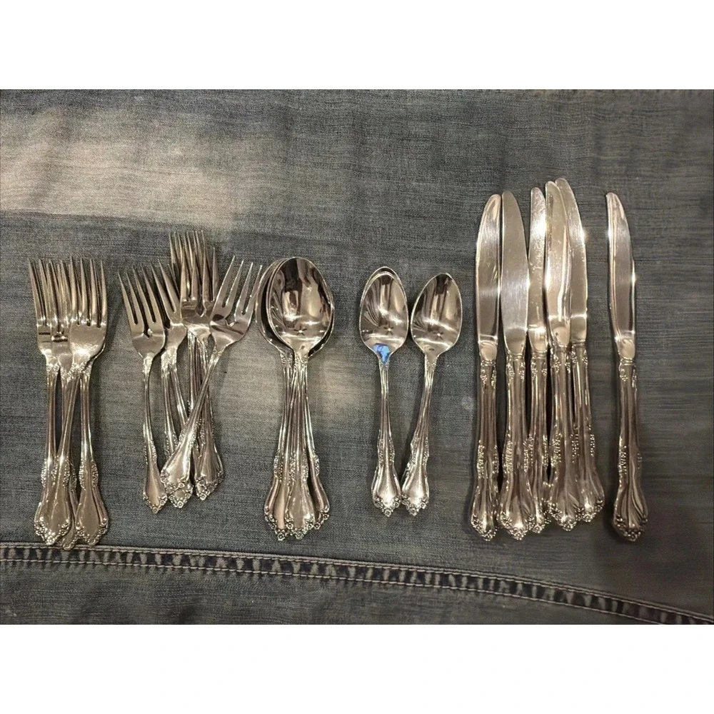 Lot of 34 Wm A Rogers Oneida LTD Mansfield Amadeus Deluxe Stainless Flatware